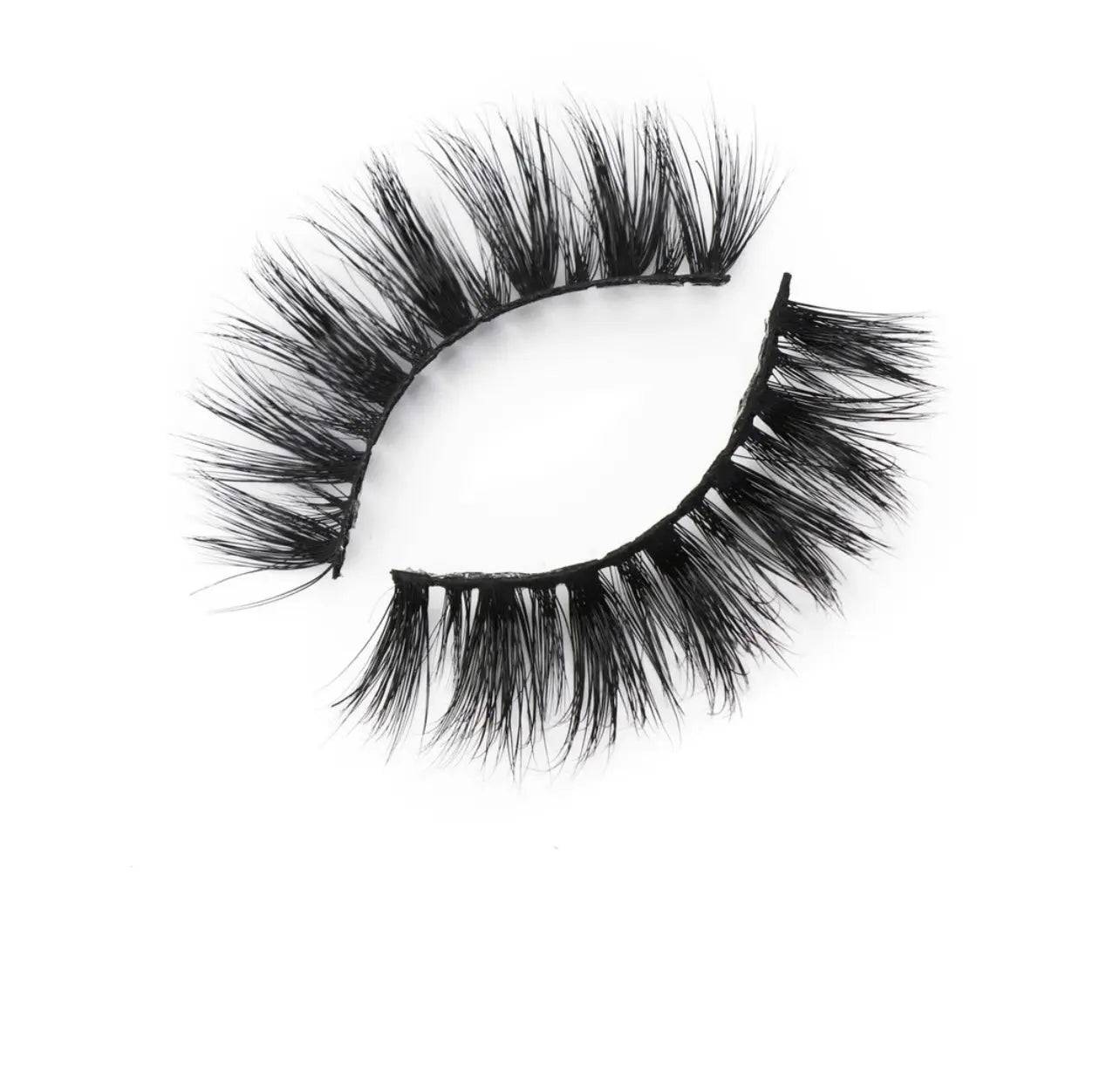 Nafeesa Lash - Couture Coiffure